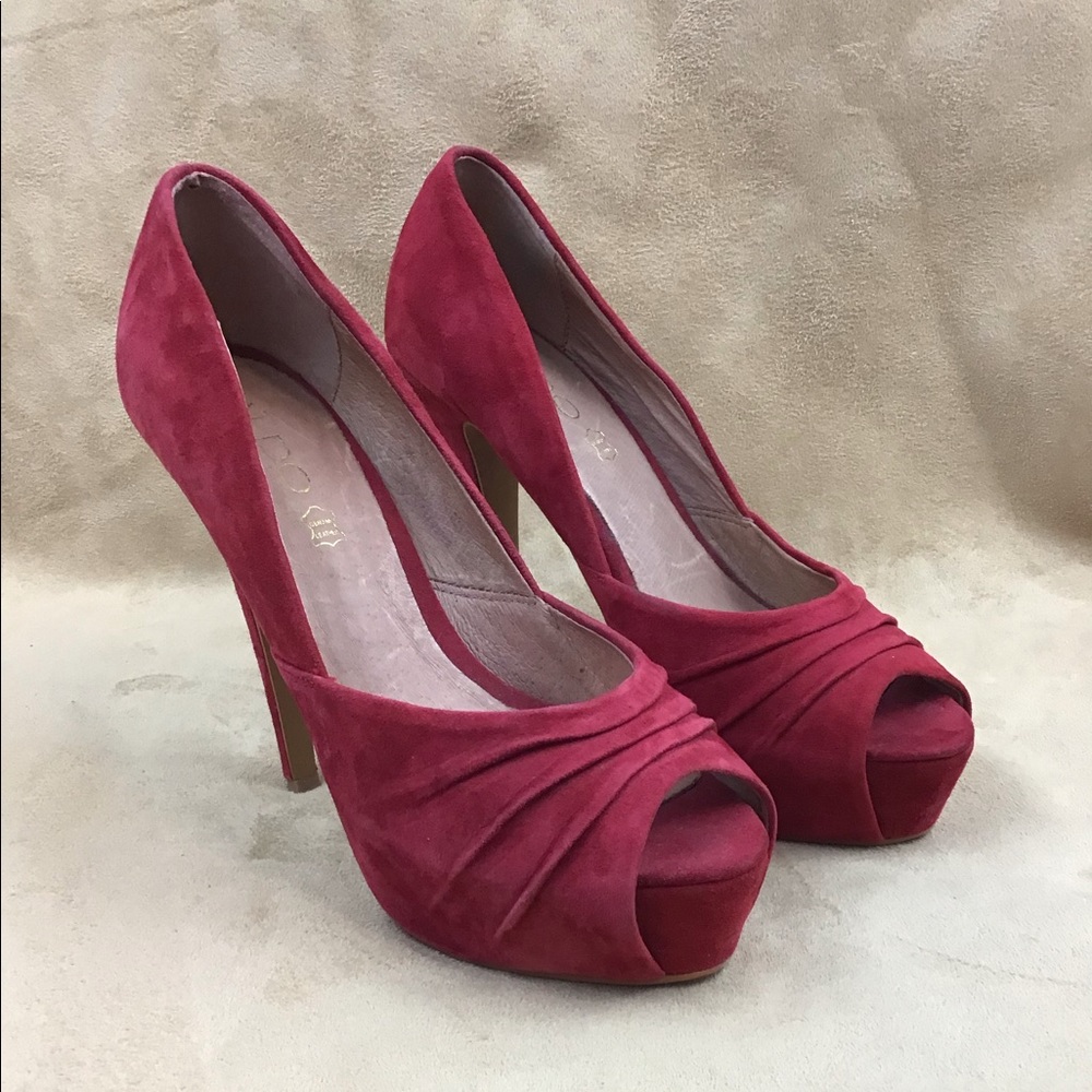 Aldo Red Suede platform heel size 8
